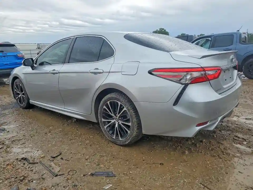 JTNB11HK9J3016646 2018 TOYOTA CAMRY-1