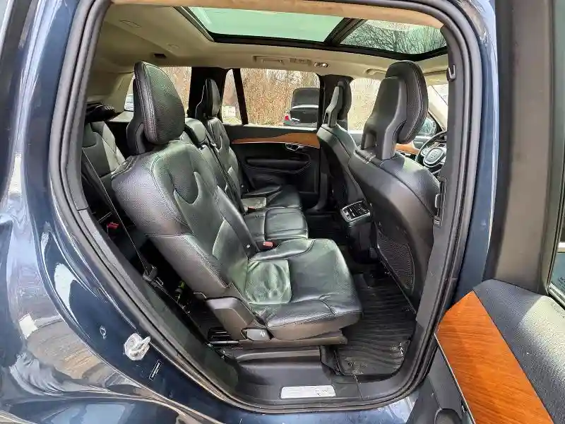YV4A22PK7N1808426 2022 VOLVO XC90-5