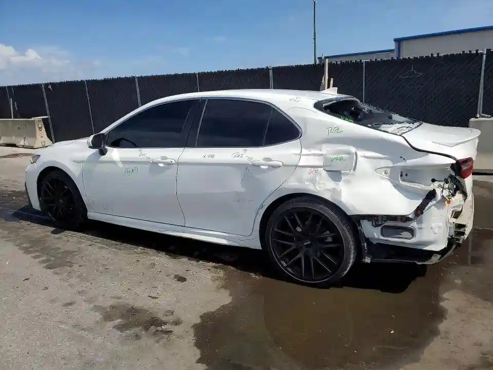 4T1G11AK2MU563143 2021 TOYOTA CAMRY-1