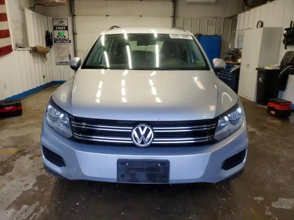 WVGBV7AX7HW502023 2017 VOLKSWAGEN TIGUAN-4