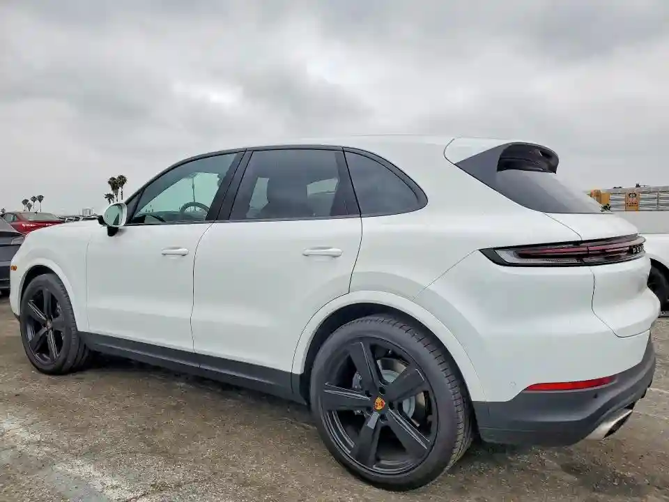 WP1AA2AY4SDA01874 2025 PORSCHE CAYENNE-1