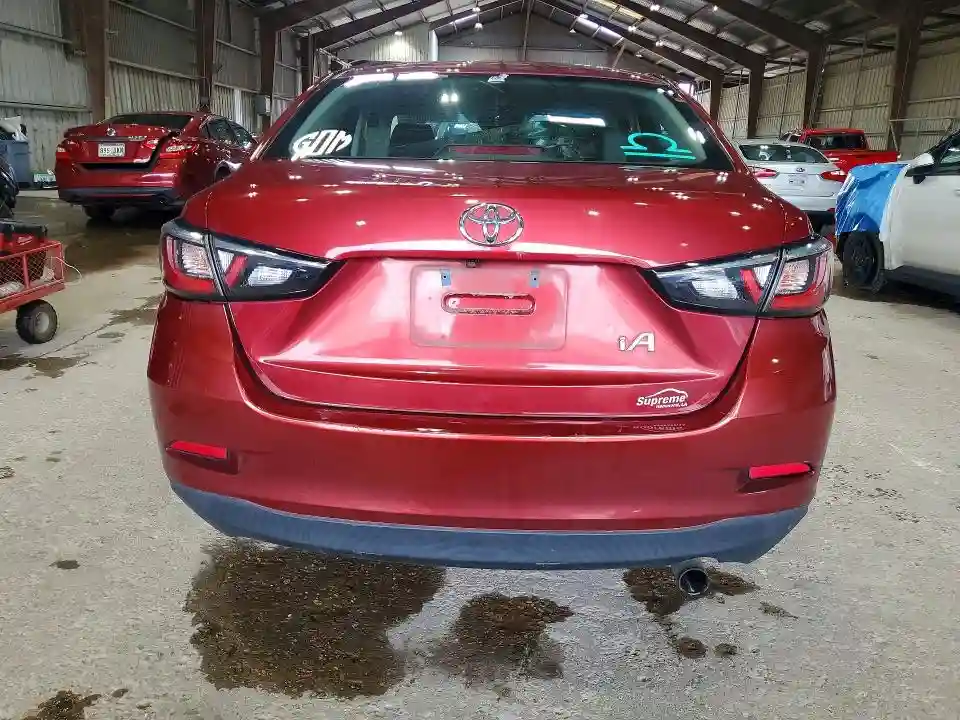 3MYDLBYV1JY303902 2018 TOYOTA YARIS-5