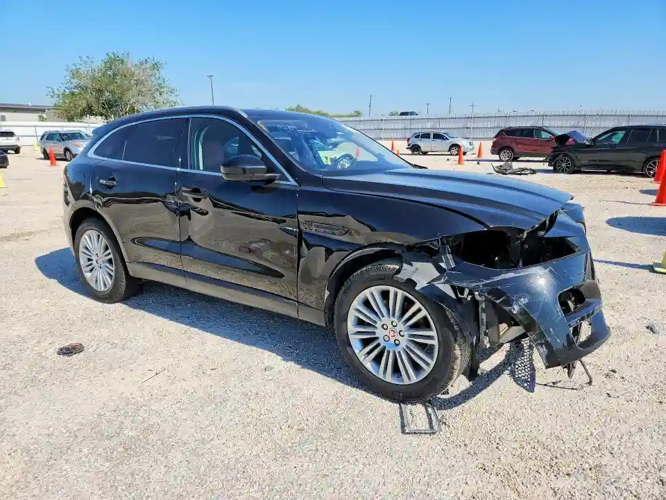 SADCN2GX8LA624581 2020 JAGUAR F-PACE-3