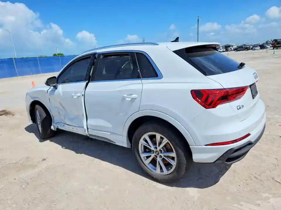 WA1DECF35R1117113 2024 AUDI Q3-1