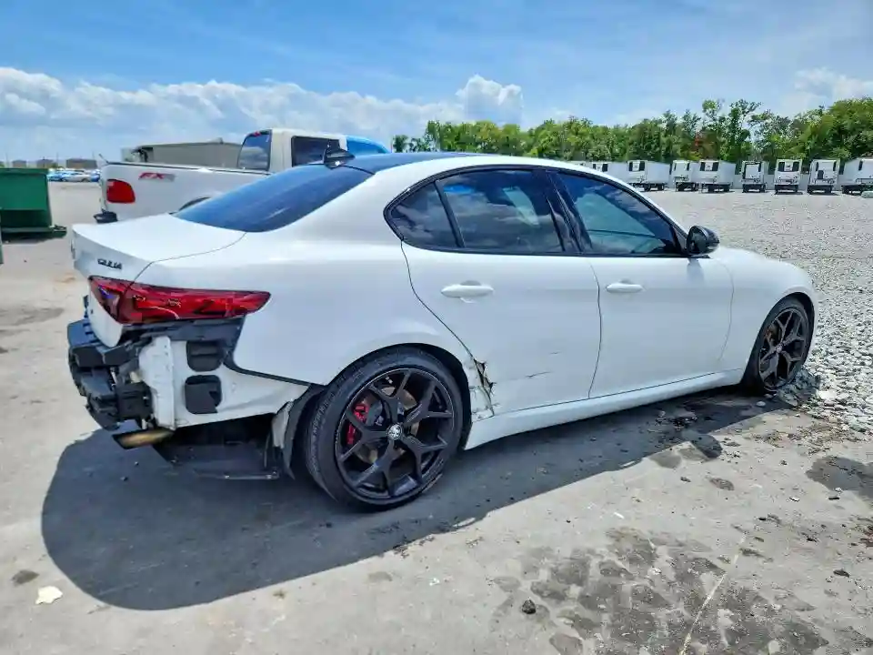 ZARFAMBN2M7644027 2021 ALFA ROMEO GIULIA-2