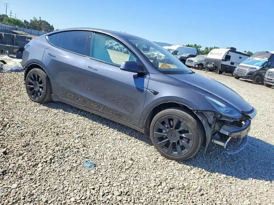 5YJYGAEE2MF158209 2021 TESLA MODEL Y-3