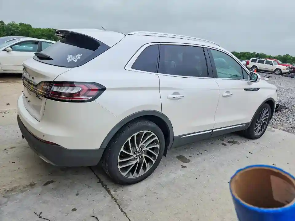 2LMPJ8L92KBL63499 2019 LINCOLN NAUTILUS-2