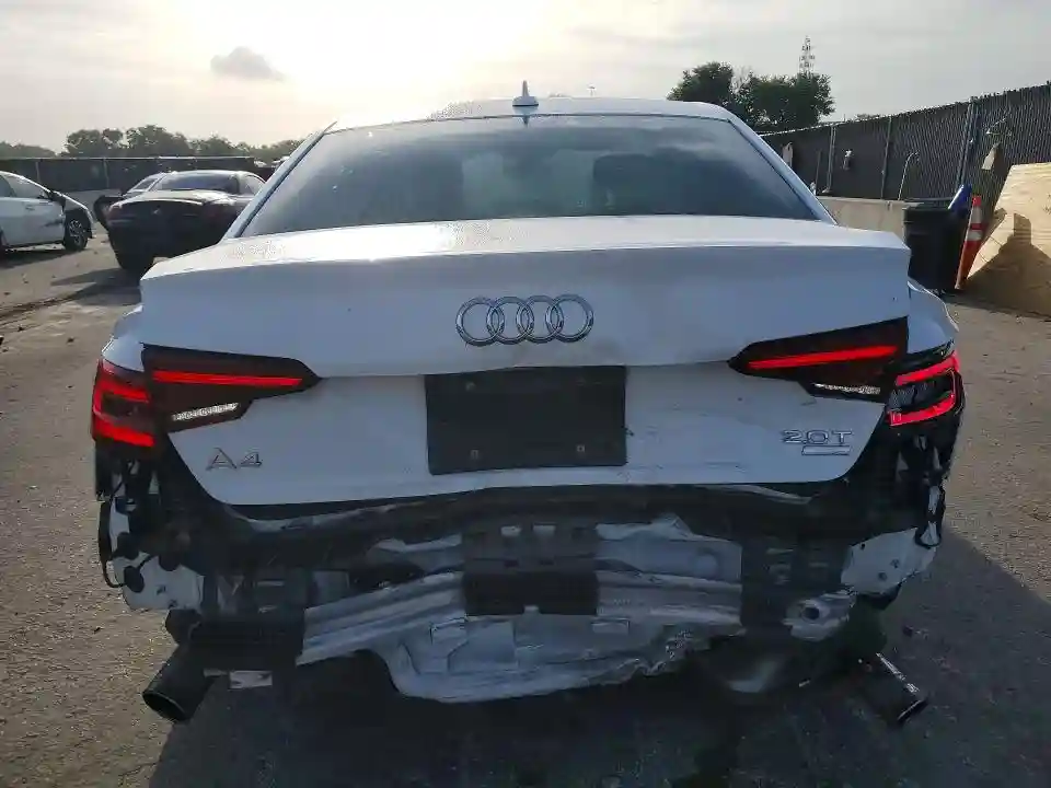 WAUKMAF47JA081133 2018 AUDI A4-5