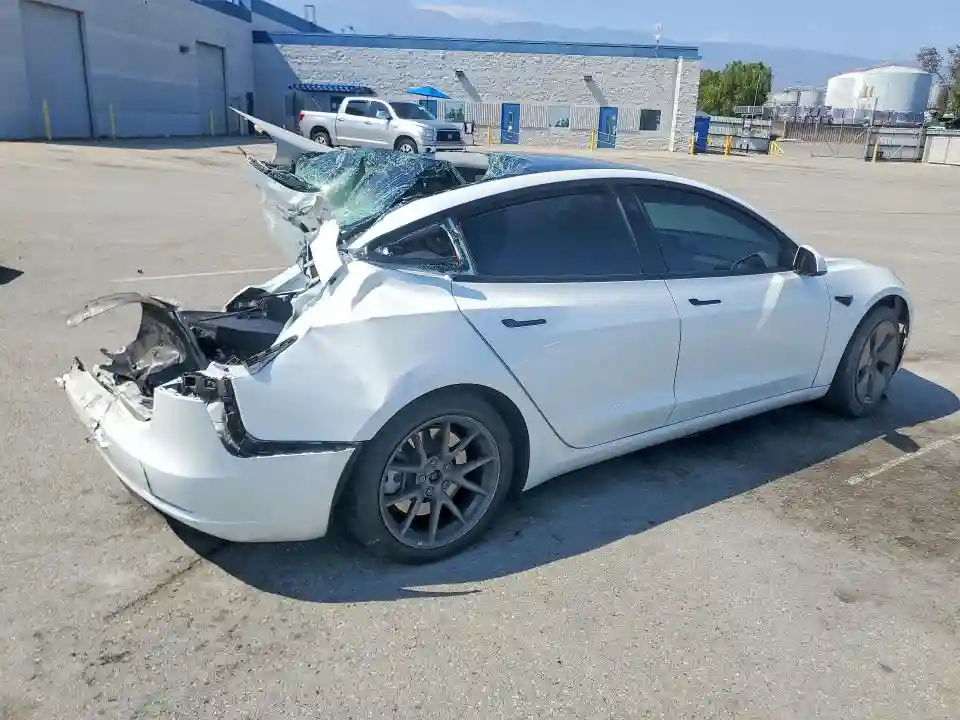 5YJ3E1EA0PF665515 2023 TESLA MODEL 3-2