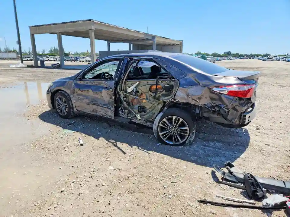 4T1BF1FK3GU251695 2016 TOYOTA CAMRY-1