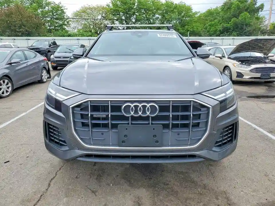 WA1AVAF17KD038696 2019 AUDI Q8-4