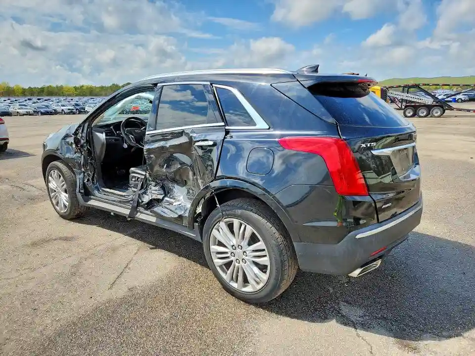 1GYKNFRS8JZ236548 2018 CADILLAC XT5-1