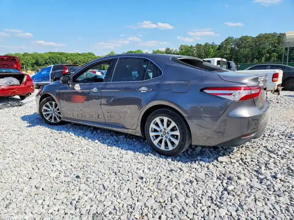 4T1B11HK7JU009298 2018 TOYOTA CAMRY-1