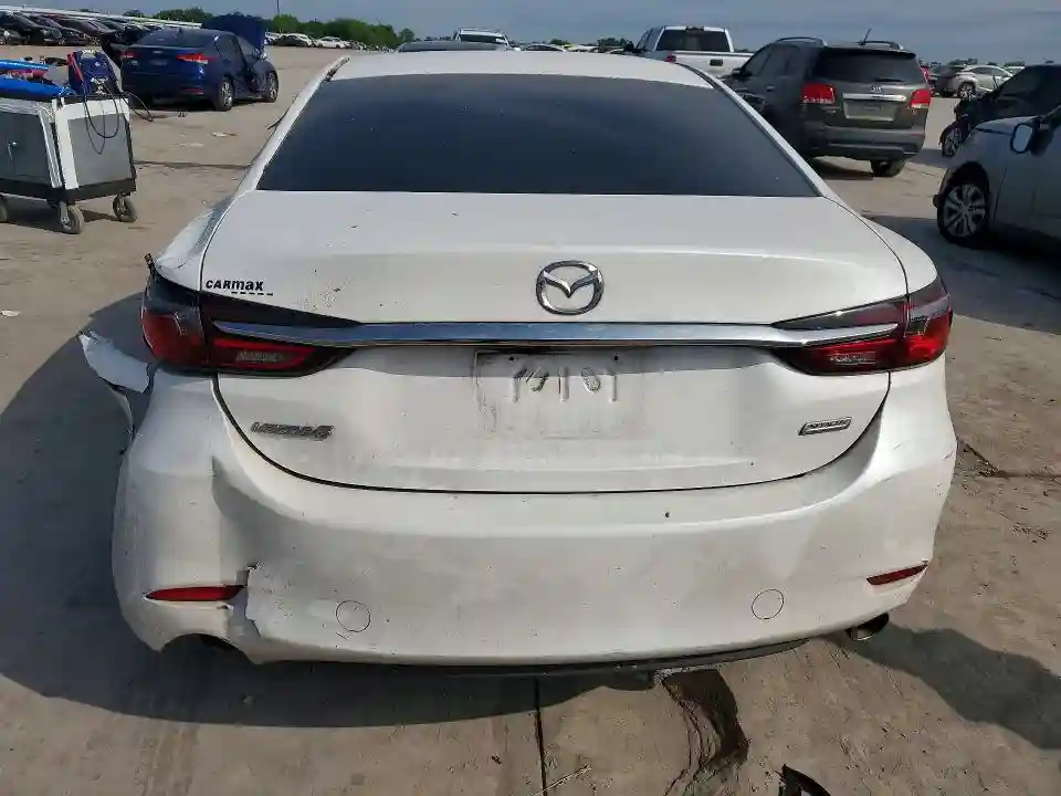 JM1GL1VMXJ1331803 2018 MAZDA 6-5