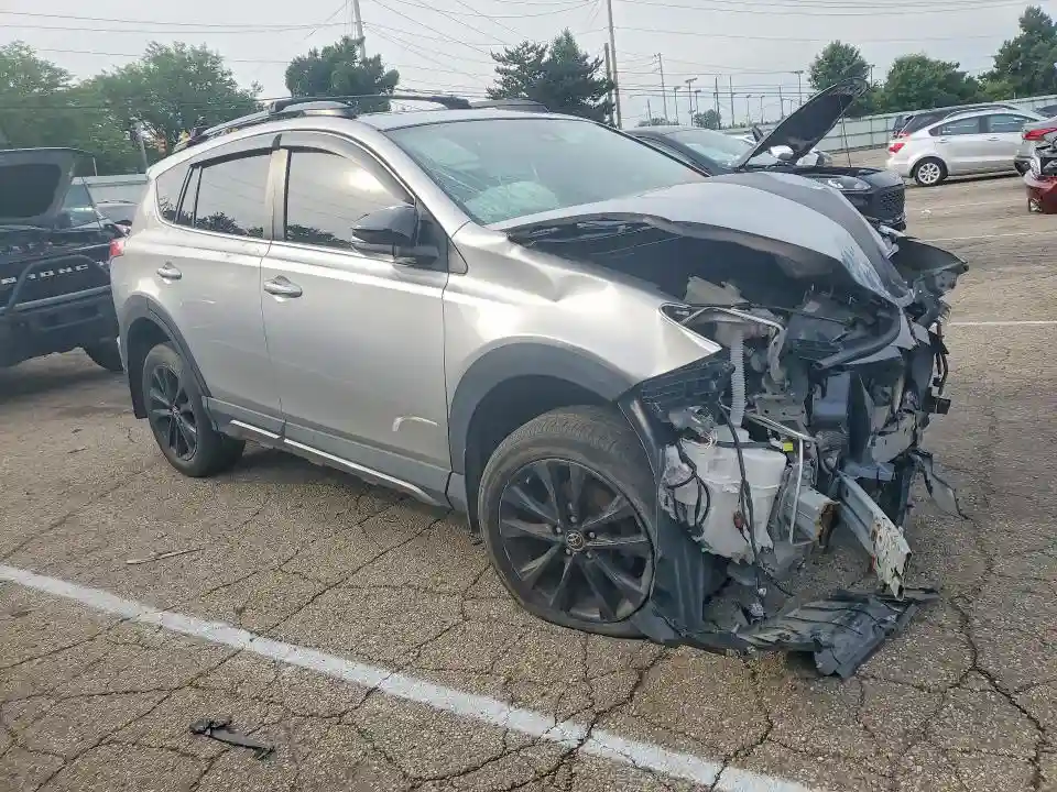 2T3RFREV7JW823973 2018 TOYOTA RAV4-3