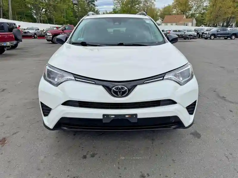 JTMBFREV8JJ219977 2018 TOYOTA RAV4-4