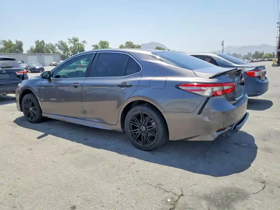 4T1B11HK8JU114612 2018 TOYOTA CAMRY-1