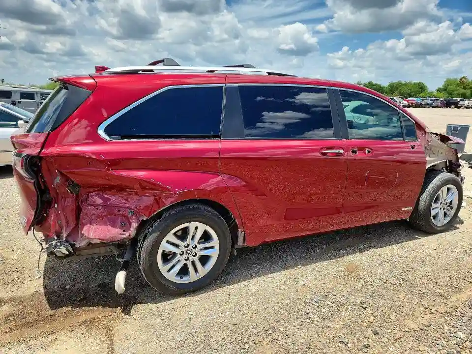 5TDZRKEC9MS064245 2021 TOYOTA SIENNA-2