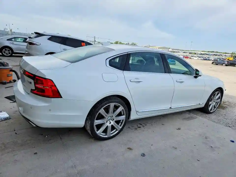 LVY992ML1JP036584 2018 VOLVO S90-2