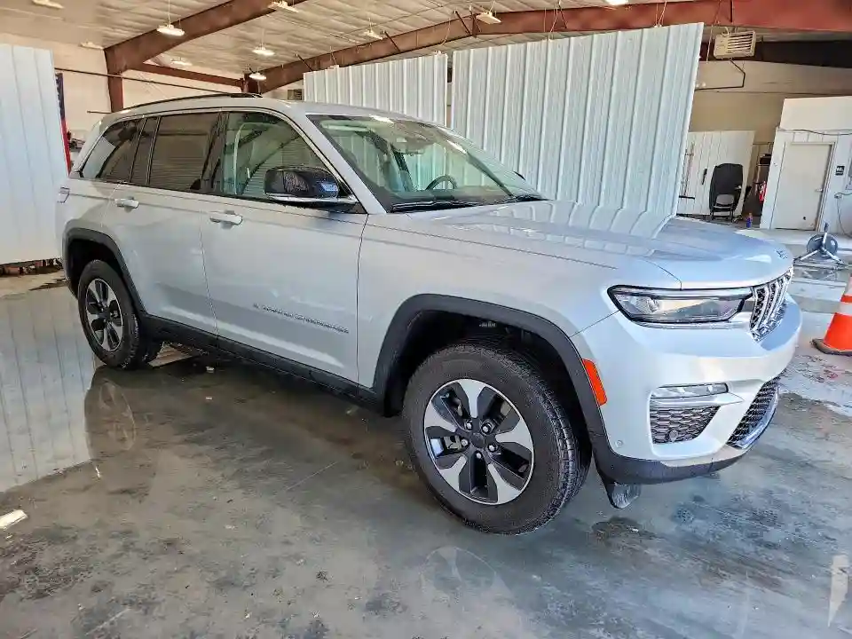 1C4RJYB66PC664834 2023 JEEP CHEROKEE-3