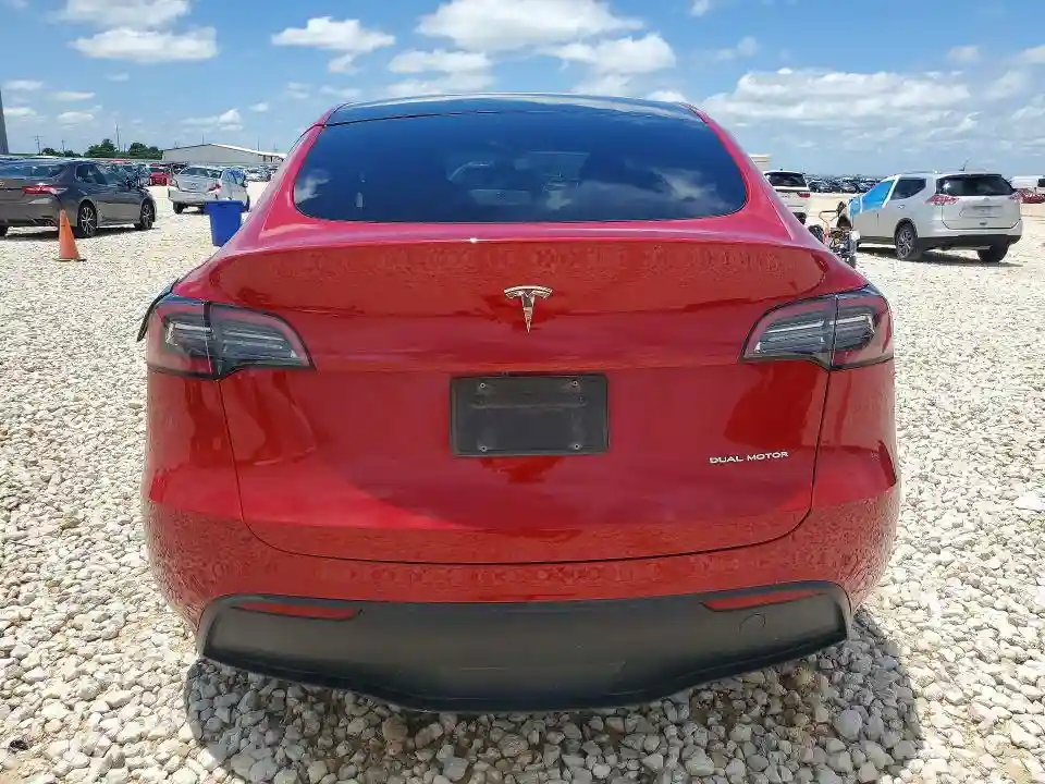 7SAYGDEE9PA112589 2023 TESLA MODEL Y-5