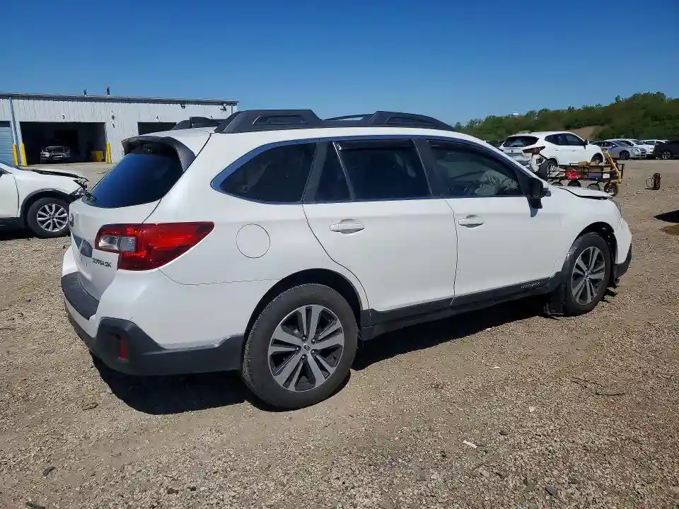 4S4BSAKC9J3249876 2018 SUBARU OUTBACK-2