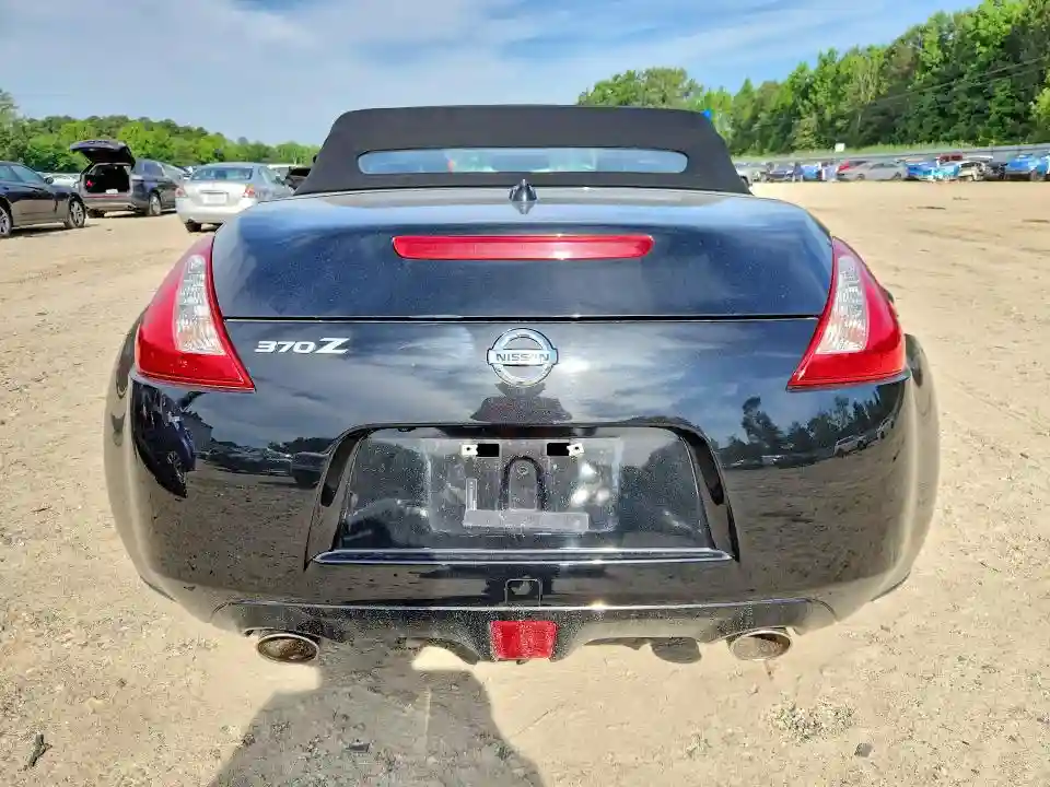JN1AZ4FH9HM940383 2017 NISSAN 370Z-5
