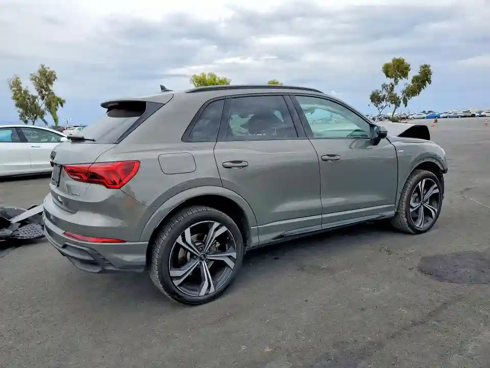 WA1EECF30R1069797 2024 AUDI Q3-2
