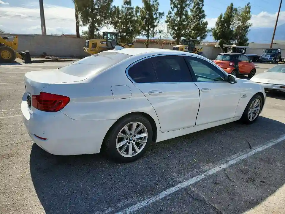 WBA5A5C56GD526477 2016 BMW 5 SERIES-2