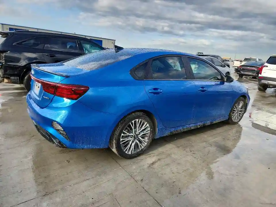 3KPF54AD5NE448978 2022 KIA FORTE-2