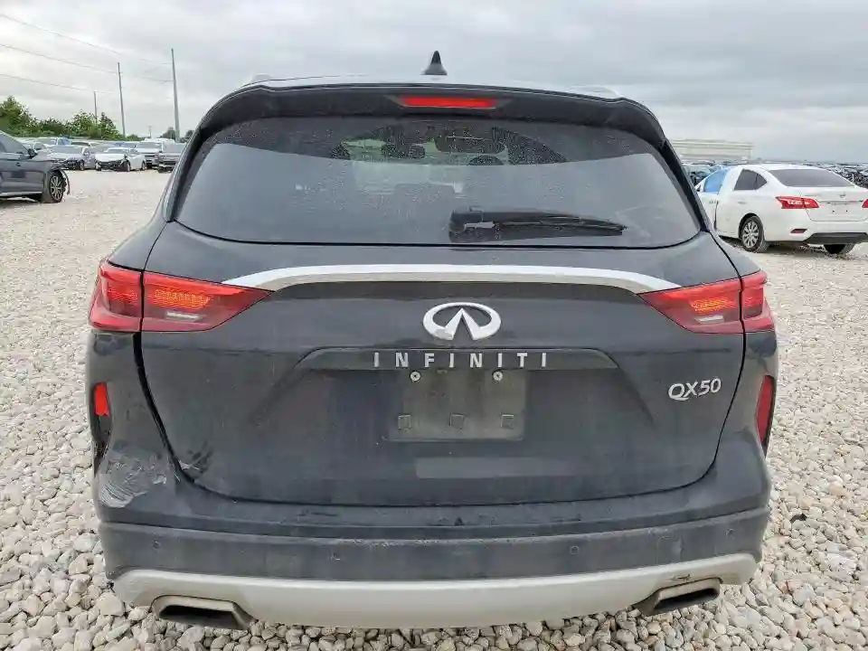 3PCAJ5M11LF107209 2020 INFINITI QX50-5