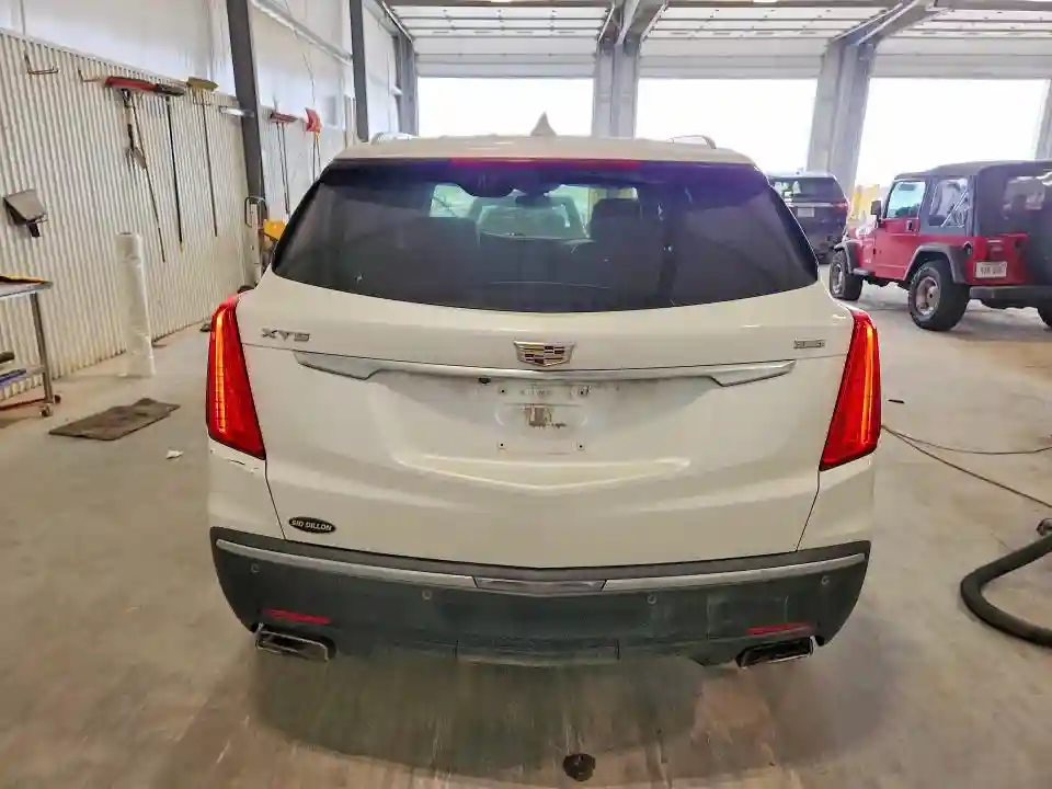 1GYKNBRS7HZ131583 2017 CADILLAC XT5-5