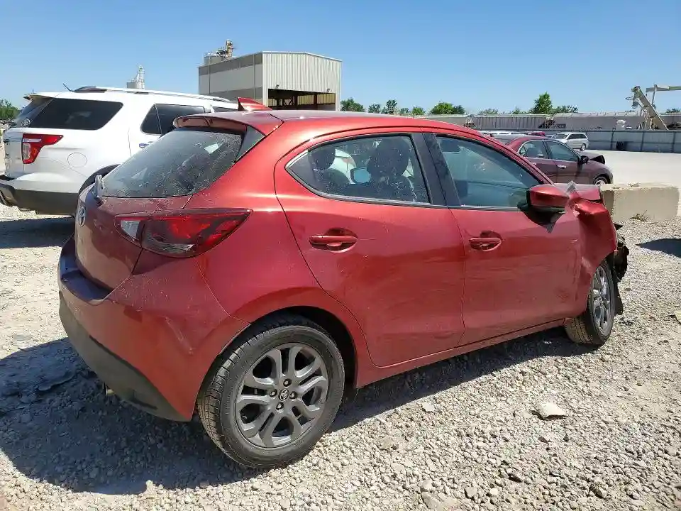 3MYDLBJV9LY706586 2020 TOYOTA YARIS-2