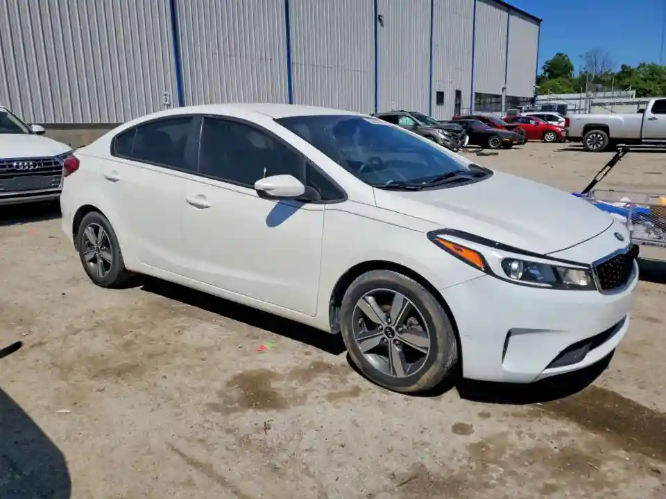 3KPFL4A72JE257139 2018 KIA FORTE-3