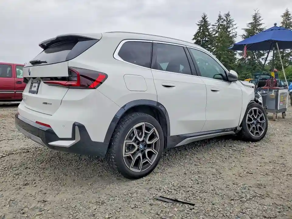 WBX73EF08S5083907 2025 BMW X1-2