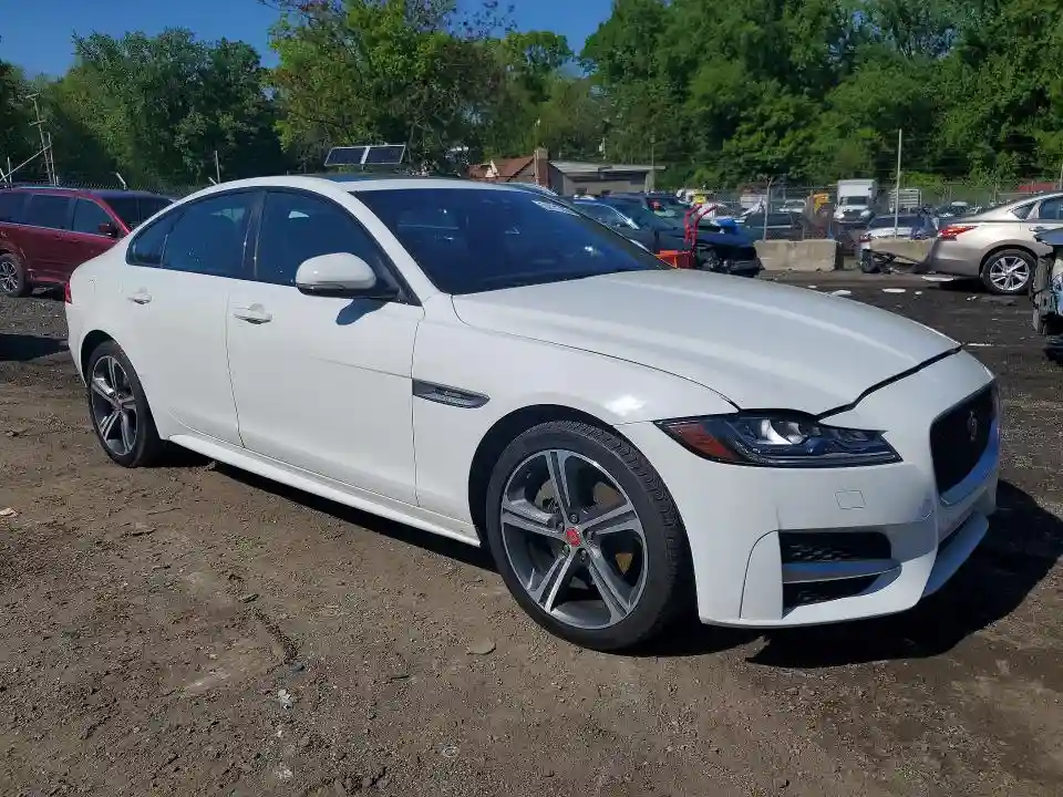 SAJBL4FX1JCY55237 2018 JAGUAR XF-3