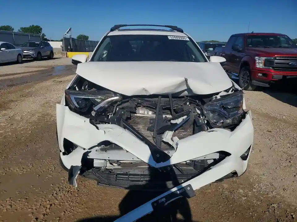 JTMRFREV8JJ226295 2018 TOYOTA RAV4-4