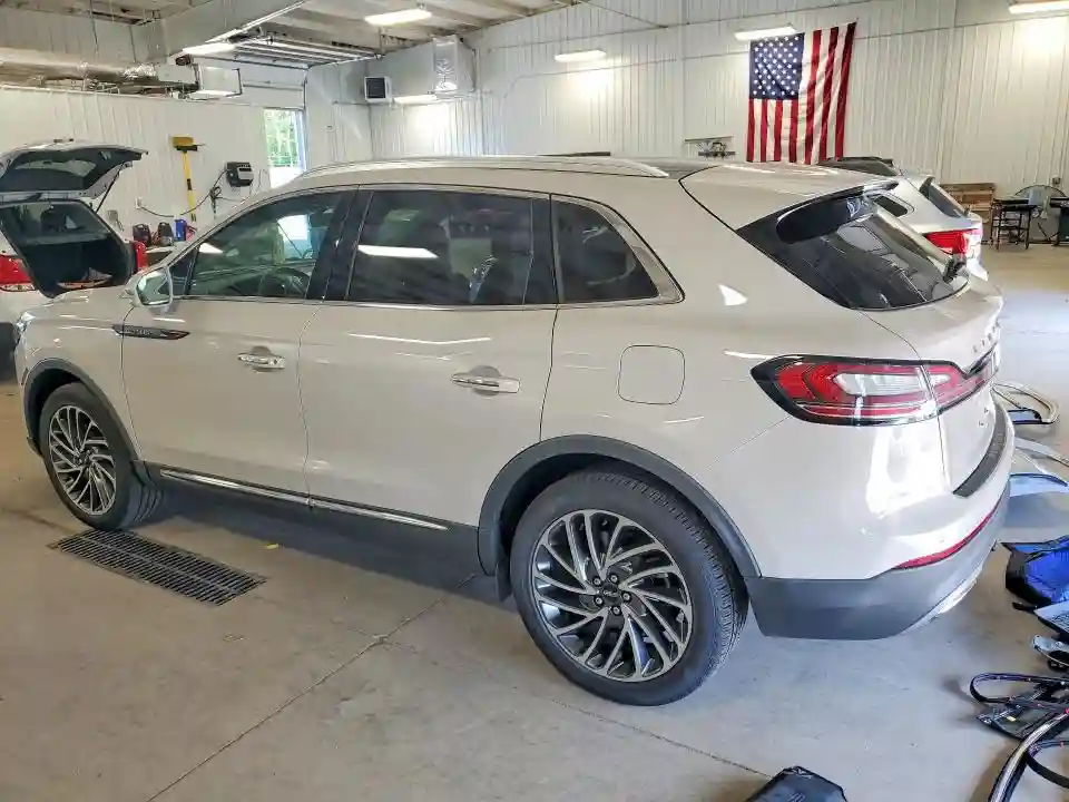 2LMPJ8LP5KBL61115 2019 LINCOLN NAUTILUS-1