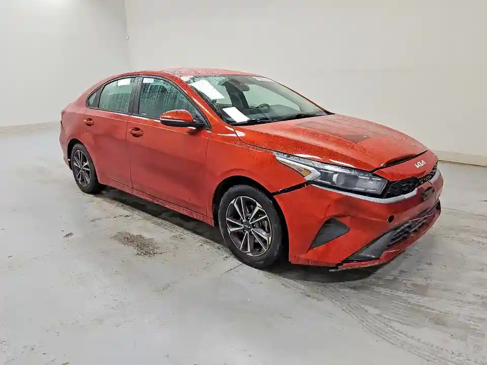 3KPF24AD0NE495585 2022 KIA FORTE-3