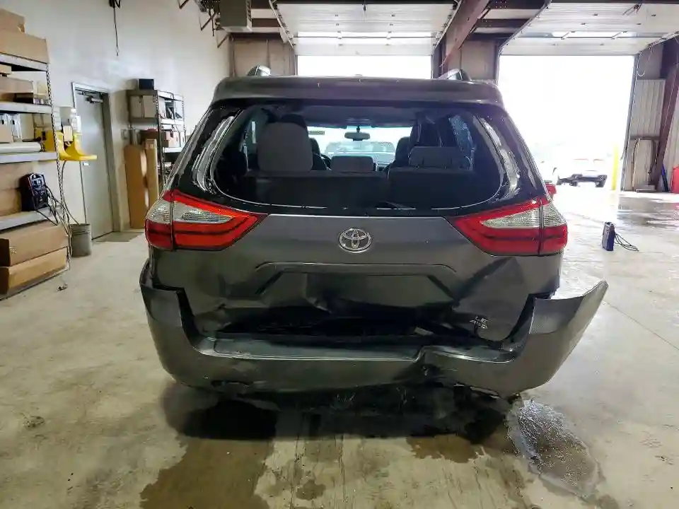 5TDJZ3DCXHS163747 2017 TOYOTA SIENNA-5