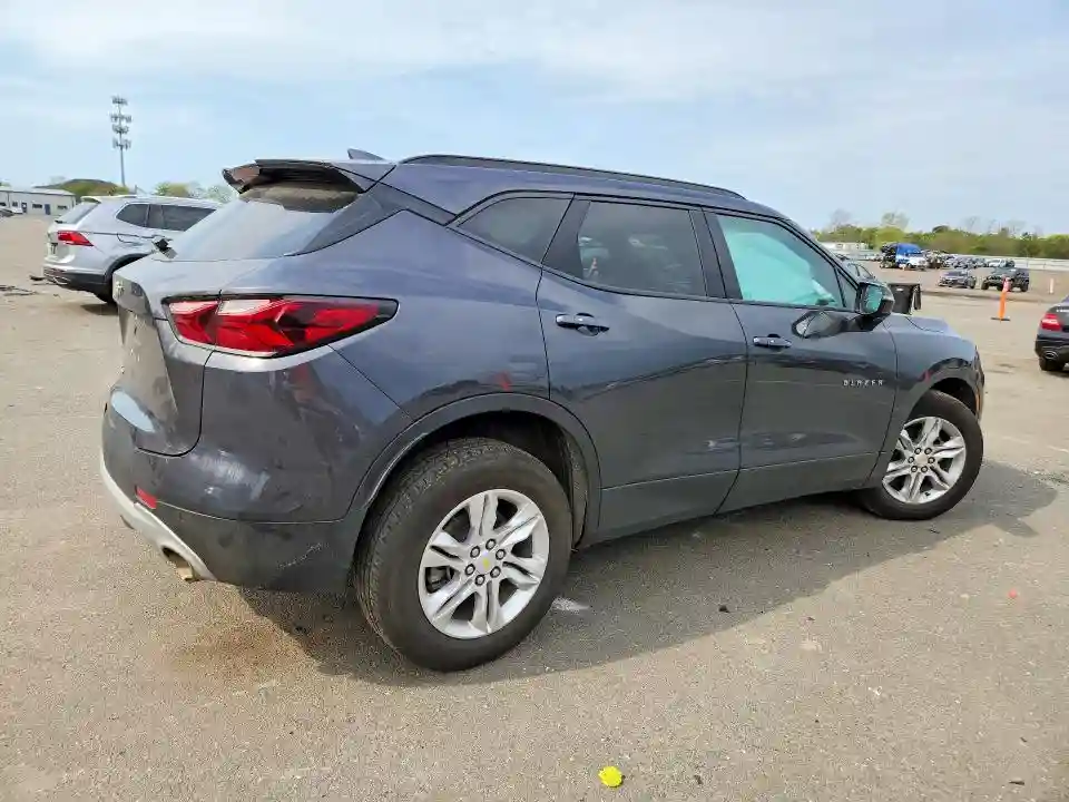 3GNKBHR43NS132703 2022 CHEVROLET BLAZER-2
