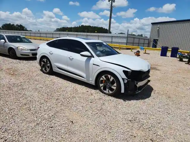 WA12AAGE4NB019900 2022 AUDI E-TRON-3