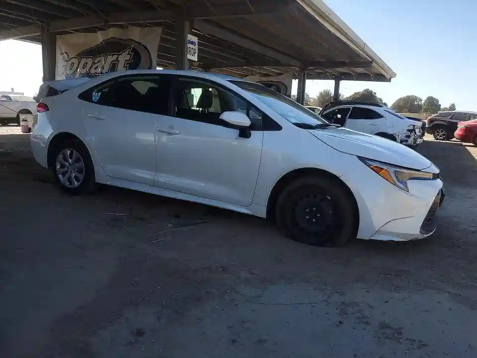 JTDBCMFE7PJ010586 2023 TOYOTA COROLLA-3