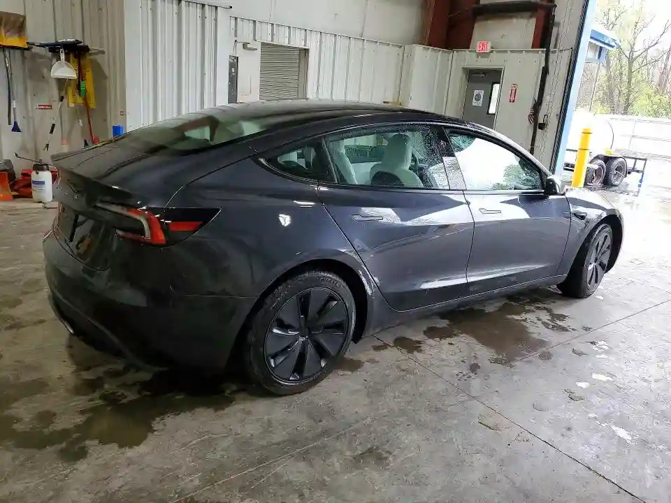5YJ3E1EA6RF863860 2024 TESLA MODEL 3-2
