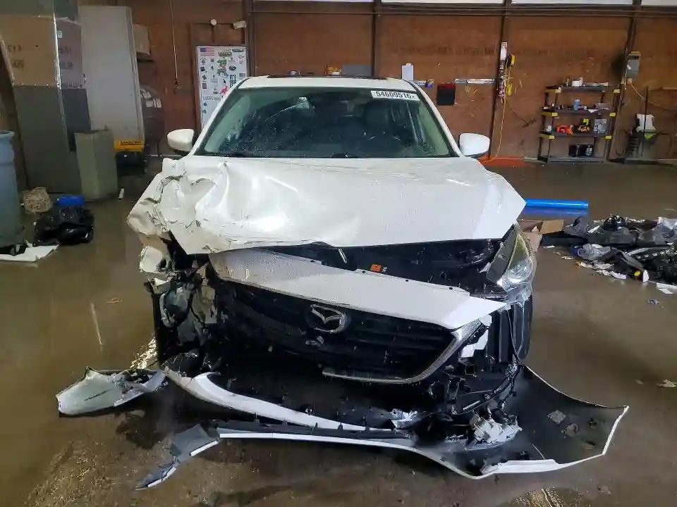 JM1BN1L31H1146046 2017 MAZDA 3-4