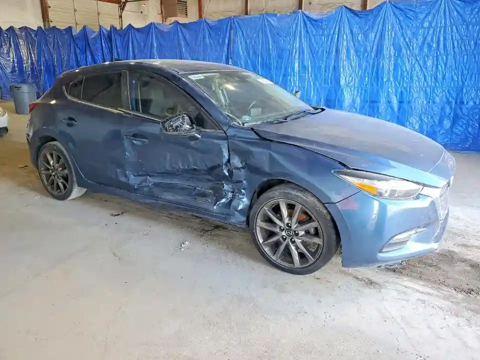 3MZBN1L39JM235921 2018 MAZDA 3-3