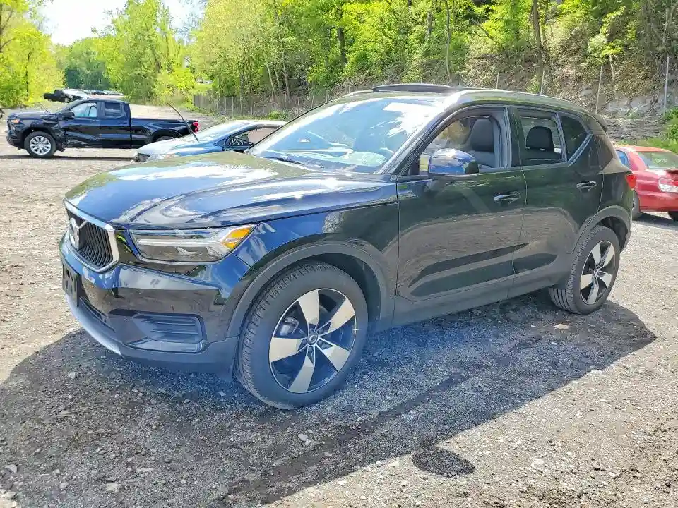 YV4162UKXN2739251 2022 VOLVO XC40-0