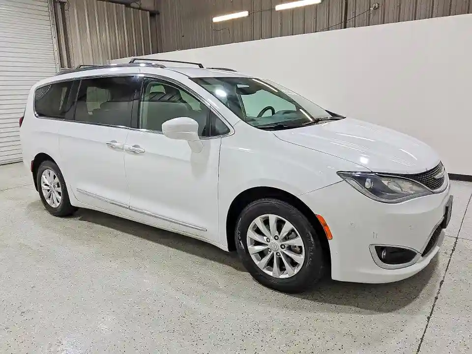 2C4RC1BG1KR624980 2019 CHRYSLER PACIFICA-3