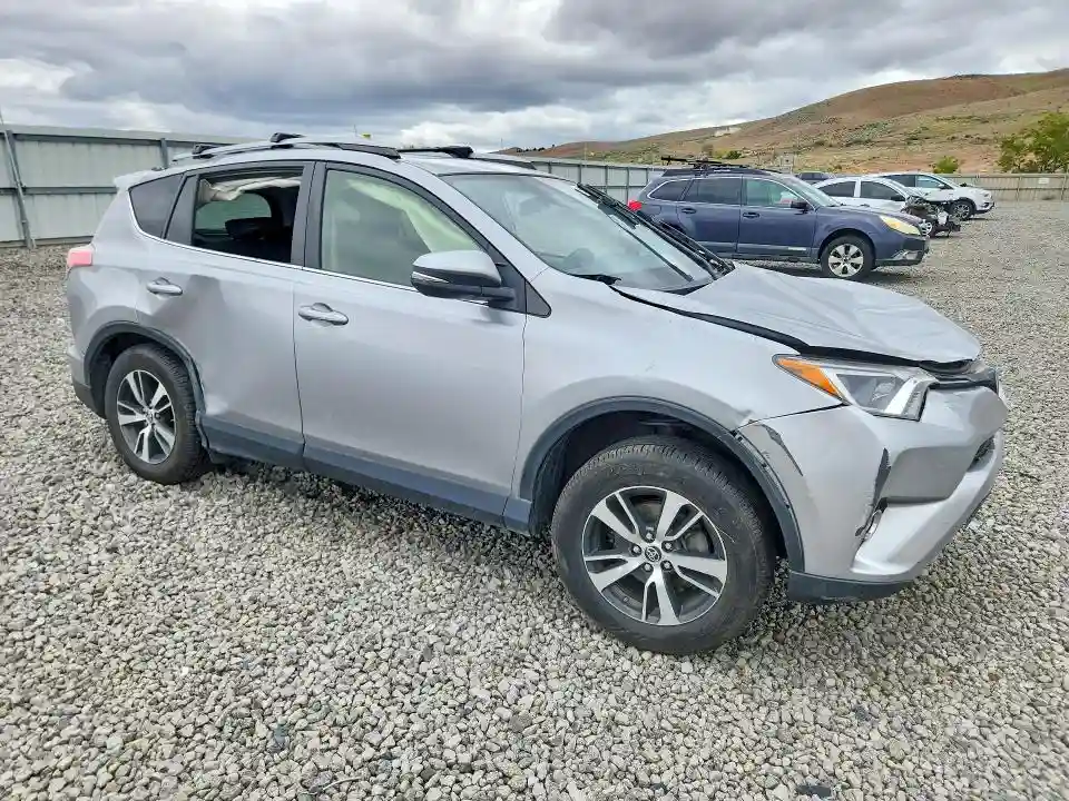 JTMRFREV7JJ199588 2018 TOYOTA RAV4-3