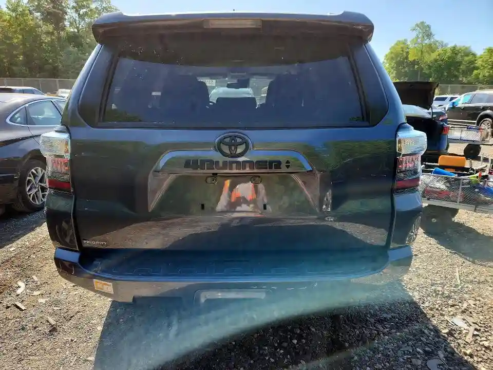 JTEMU5JR6N6080498 2022 TOYOTA 4RUNNER-5